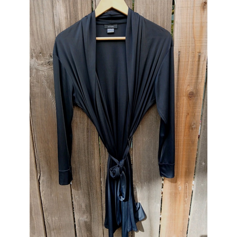 Natori Aphrodite Black Long Sleeve Wrap Robe Slinky Knit Size M RN 89782 Elegant
